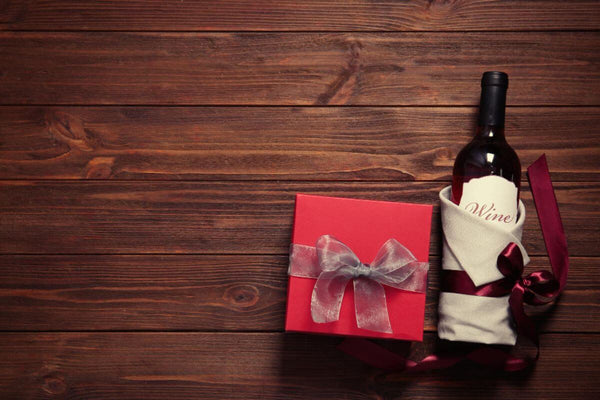 6 Wine Holiday Gifts under P5000